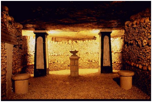 http://www.moolf.com/images/stories/Amazing/Paris-catacombs/Paris-catacombs-2.jpg