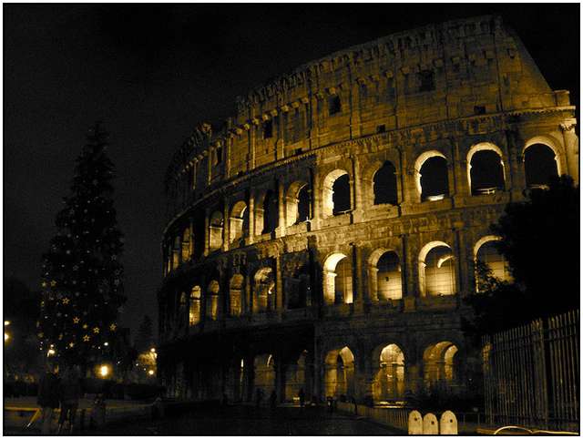 Colosseum-in-Rome-4