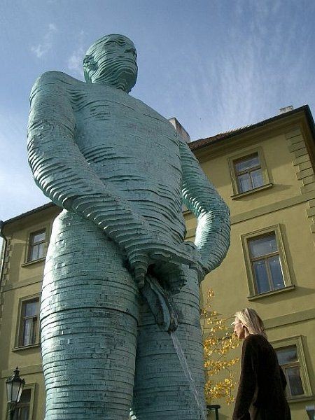 The-most-interesting-statue-8