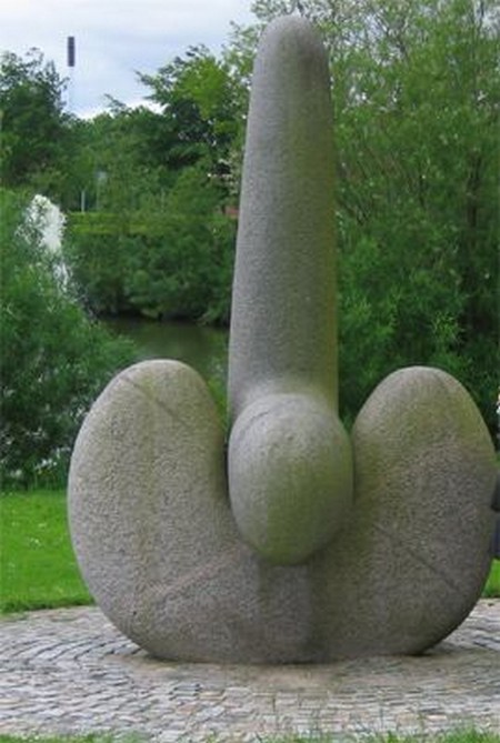 The-most-interesting-statue-11