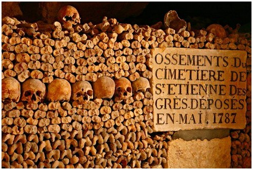 Paris-catacombs-4