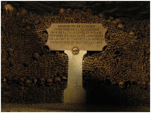 Paris-catacombs-5