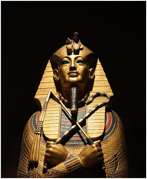 Pharaoh-Tutankhamun-3