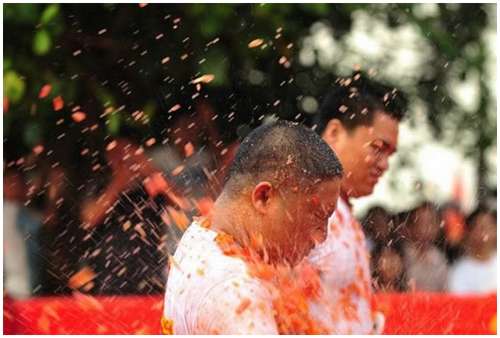 Tomato-Fight-in-China-2