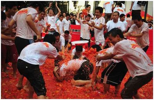 Tomato-Fight-in-China-5