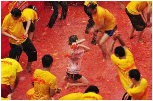 Tomato-Fight-in-China-6