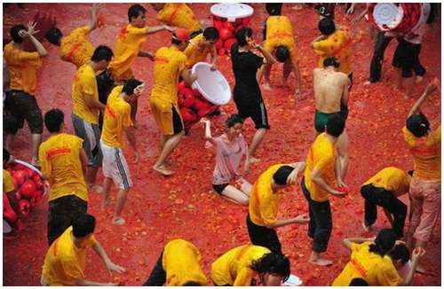 Tomato-Fight-in-China-8