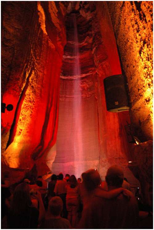 Underground-Waterfall-Ruby-Falls