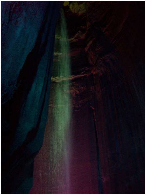 Underground-Waterfall-Ruby-Falls-10