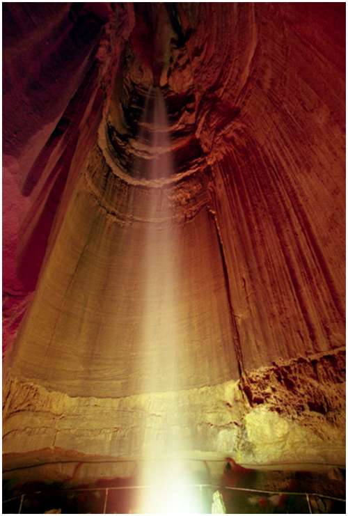 Underground-Waterfall-Ruby-Falls-4