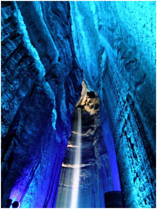 Underground-Waterfall-Ruby-Falls-9