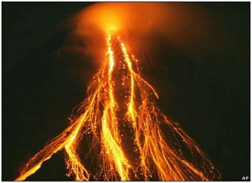 Volcanoes-Lava-1