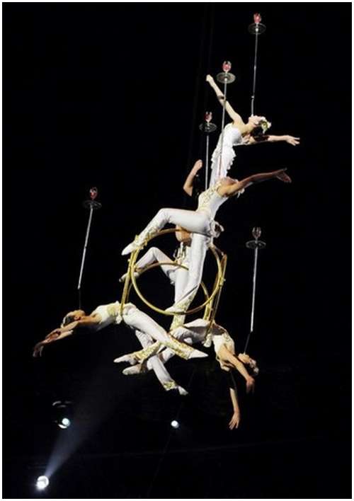 Beautiful-Acrobatic-Art-Festival-10