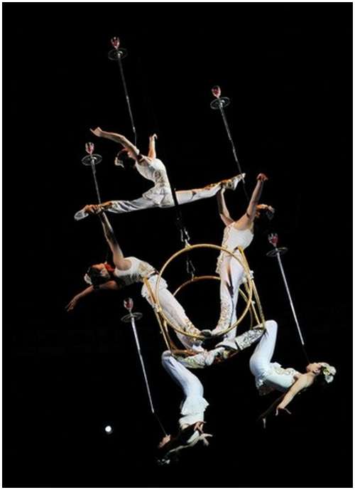 Beautiful-Acrobatic-Art-Festival-11