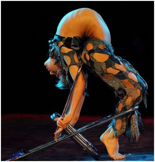 Beautiful-Acrobatic-Art-Festival-17