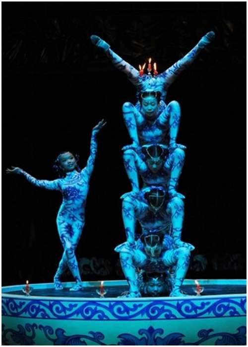 Beautiful-Acrobatic-Art-Festival-9