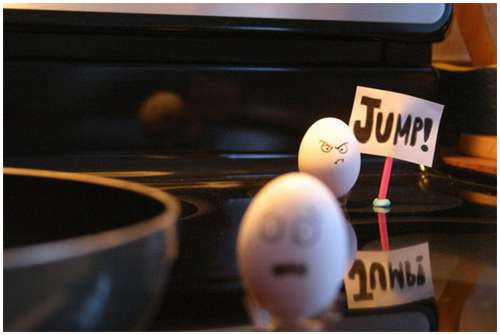 Funny-and-Clever-Egg-Photography-19