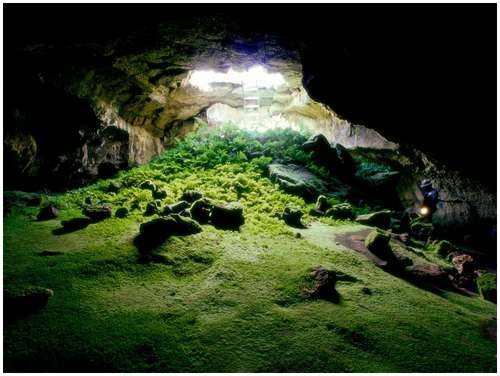 lava-tube-cava-lava-beds-national-park