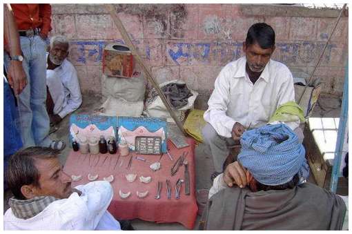 Street-Dentists-In-India-and-China-9