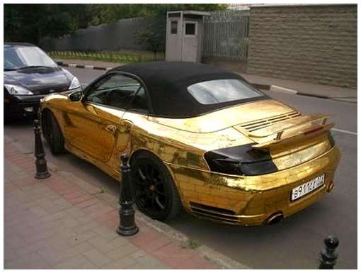 Golden-cars-on-Moscow-Streets-13