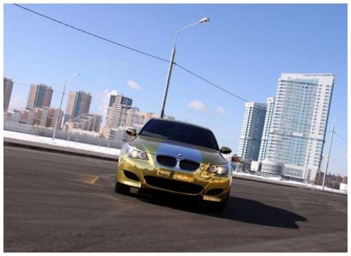 Golden-cars-on-Moscow-Streets-4