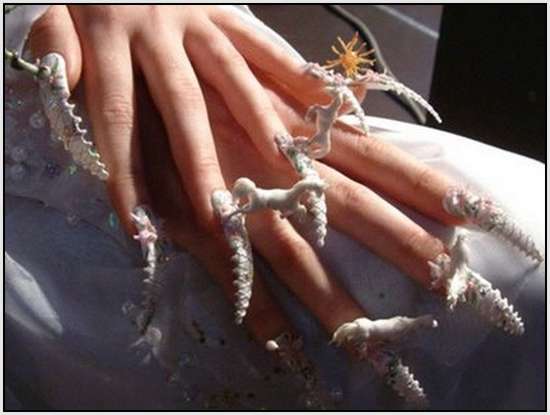 Creative-Finger-Nail-Art-5