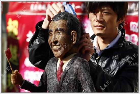 Hair-Made-Sculpture-of-Barack-Obama-12