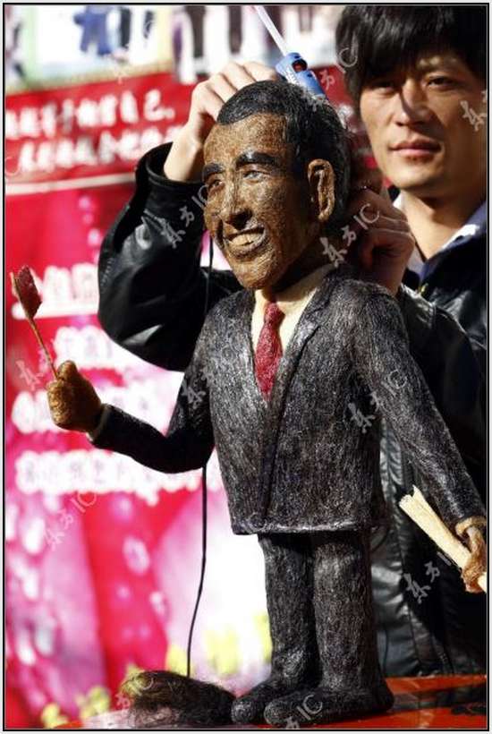 Hair-Made-Sculpture-of-Barack-Obama-16