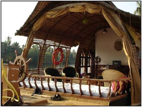 Unique-Houseboats-Called-Kettuvalloms-10