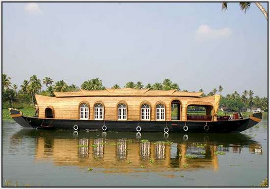 Unique-Houseboats-Called-Kettuvalloms-2