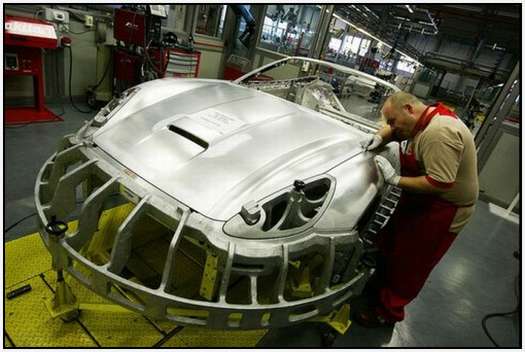 Ferrari-Production-Factory-in-Maranello-6