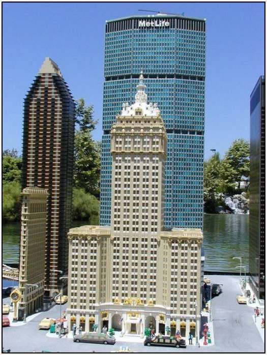 New-York-City-out-of-Lego-Bricks-30