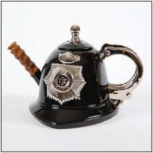 Incredibly-Unusual-and-Creative-Teapots-20