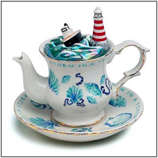 Incredibly-Unusual-and-Creative-Teapots-3