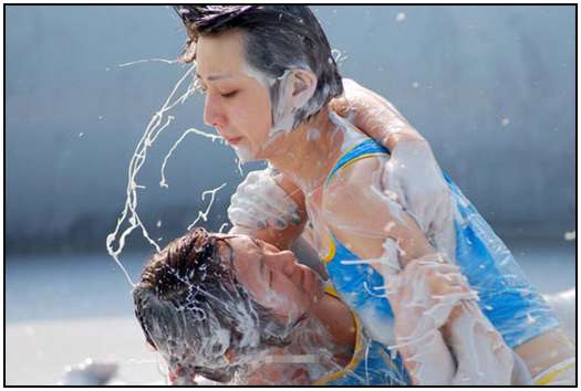 2010-Bikini-Beauty-Contest-of-Mud-Fight-12