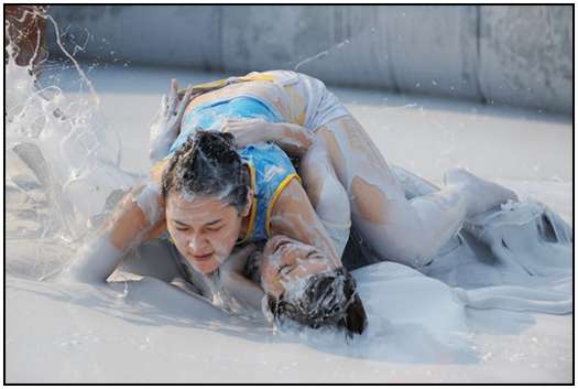 2010-Bikini-Beauty-Contest-of-Mud-Fight-5