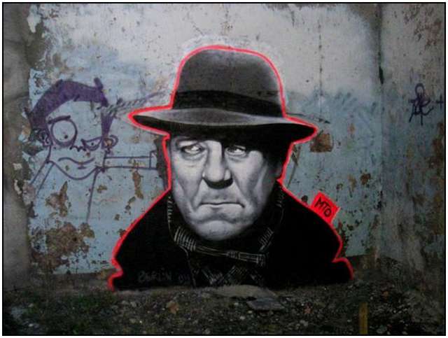 Famous-movie-roles-as-graffiti-all-over-Berlin-8