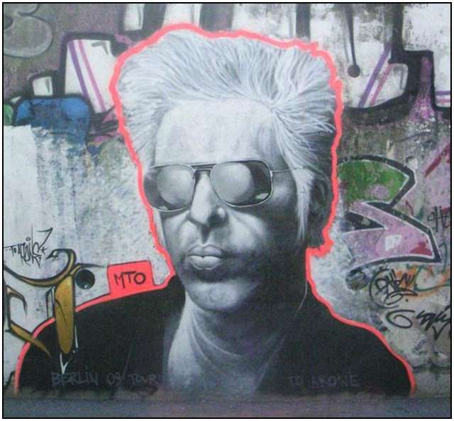 Famous-movie-roles-as-graffiti-all-over-Berlin-9
