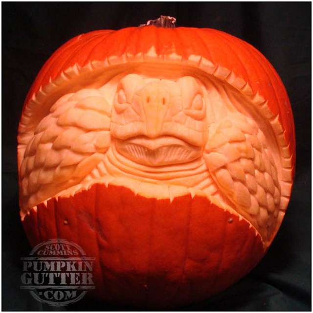 Sculptures-Made-by-Carving-Pumpkins-12