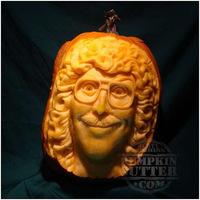 Sculptures-Made-by-Carving-Pumpkins-14