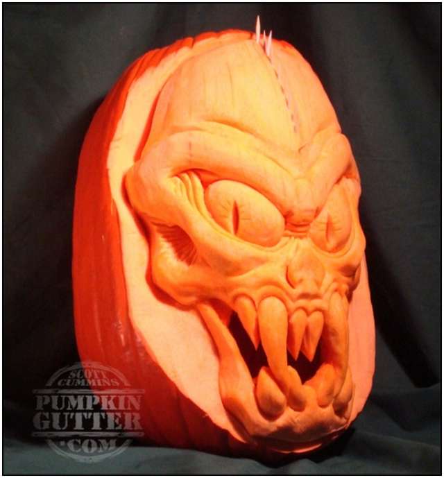 Sculptures-Made-by-Carving-Pumpkins-6