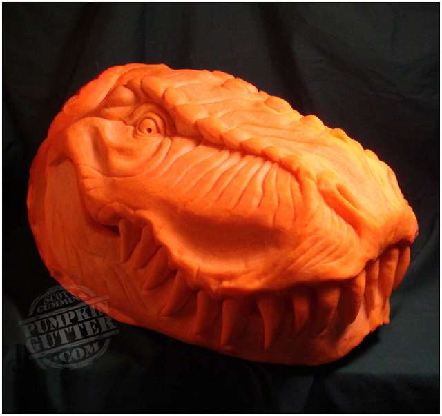 Sculptures-Made-by-Carving-Pumpkins-9